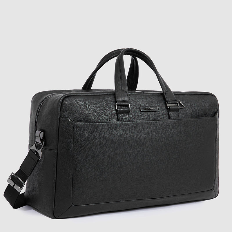 Duffel bag with shoe compartment