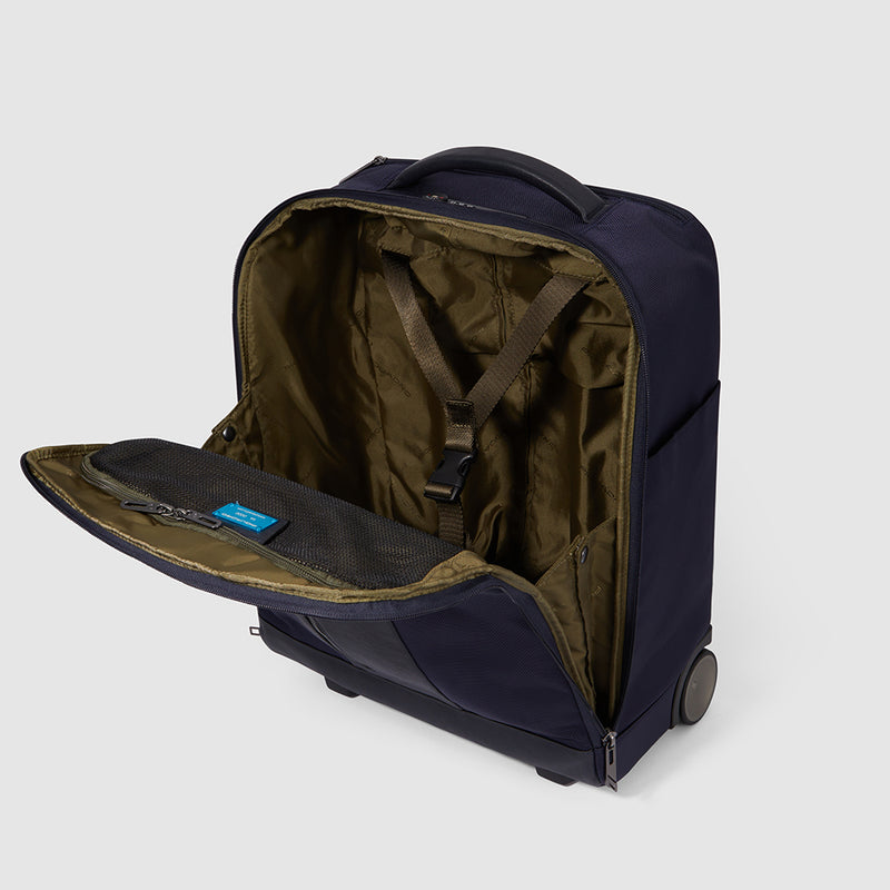 Underseater carry-on in recycled fabric
