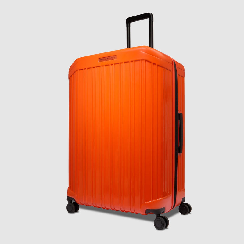 Expadable, large 4 wheel suitcase
