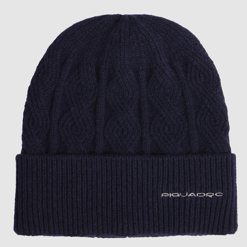 Beanie hat in 100% pure wool