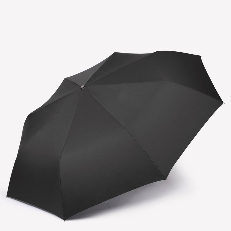 Windfester Regenschirm aus rezykliertem Stoff
