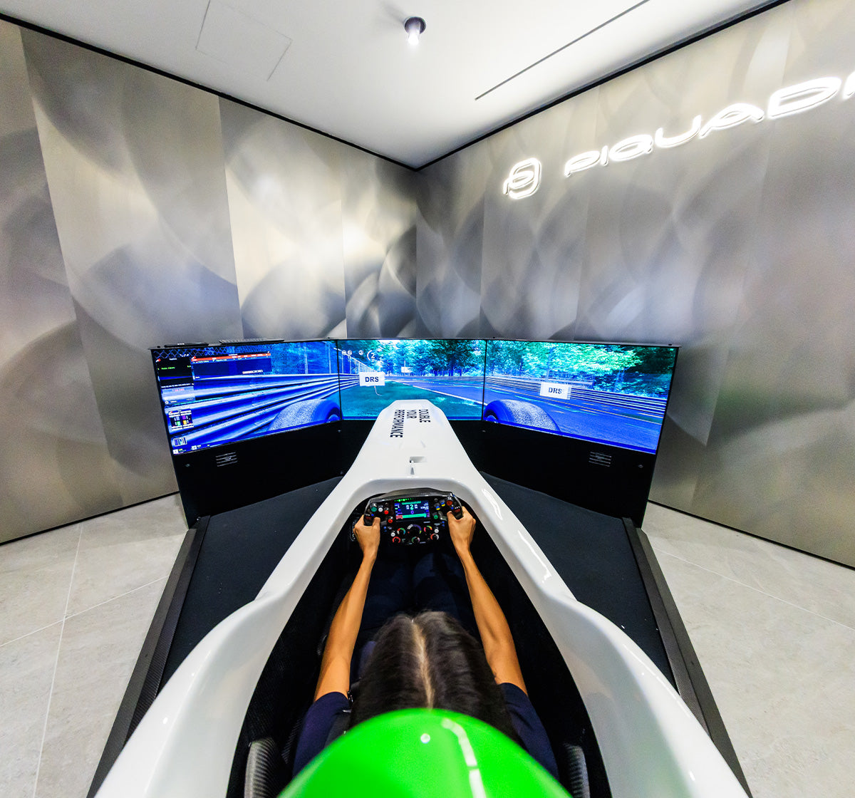 F1 Simulator inside Piquadro Corso Matteotti Flagship Store