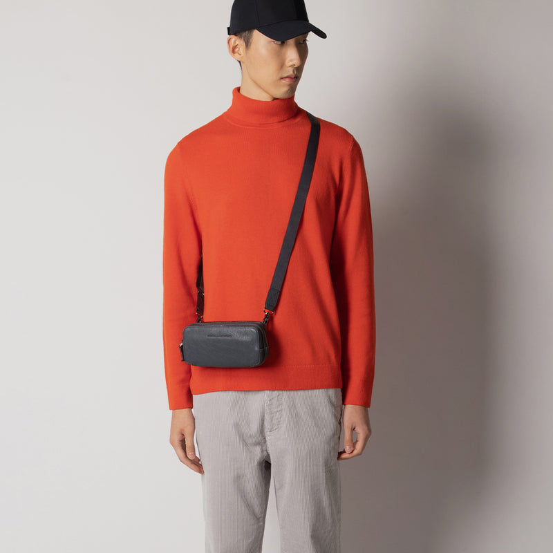 Men's clutch with three dividers