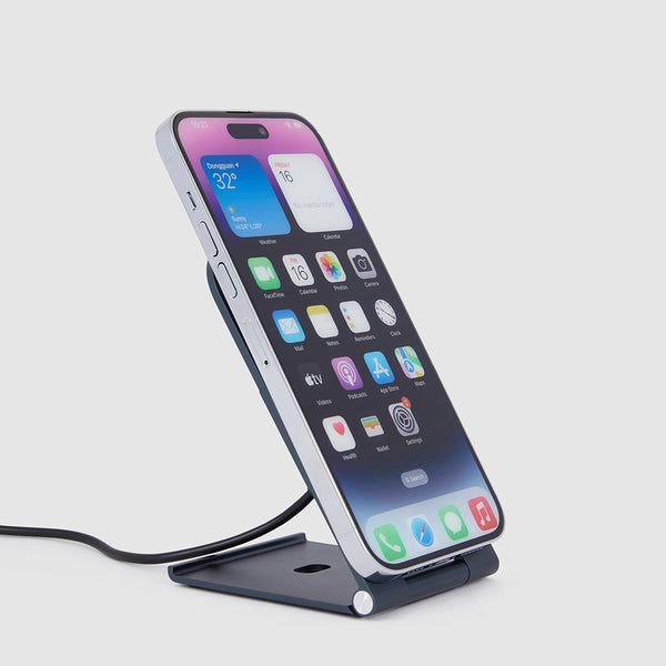 Folding, wireless charging base