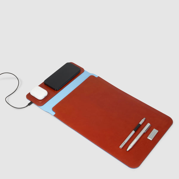 Laptop sleeve with 15W wireless charging