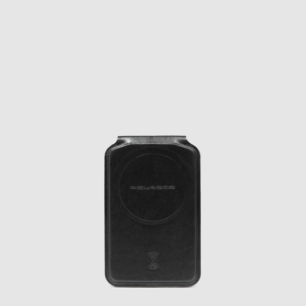 MagSafe wallet with rechargeable tracker