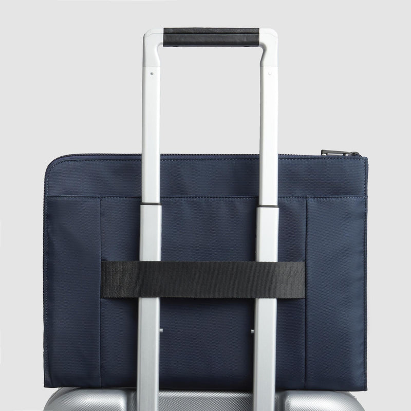 Laptop sleeve 13,3" with stow-away handles