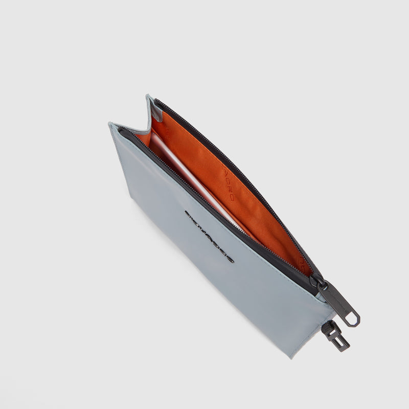 Water resistant clutch