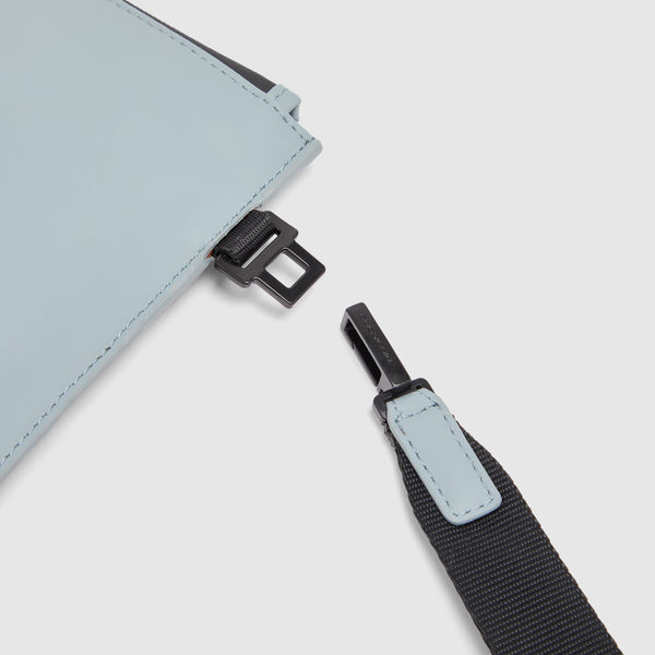 Water resistant clutch - 5