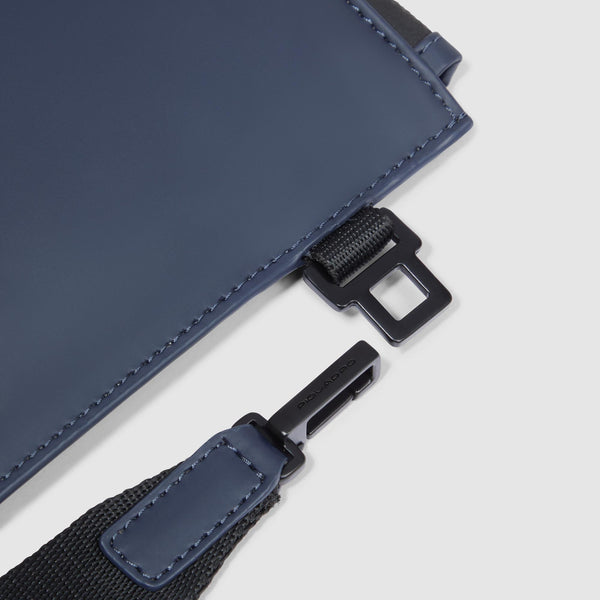 Water resistant clutch