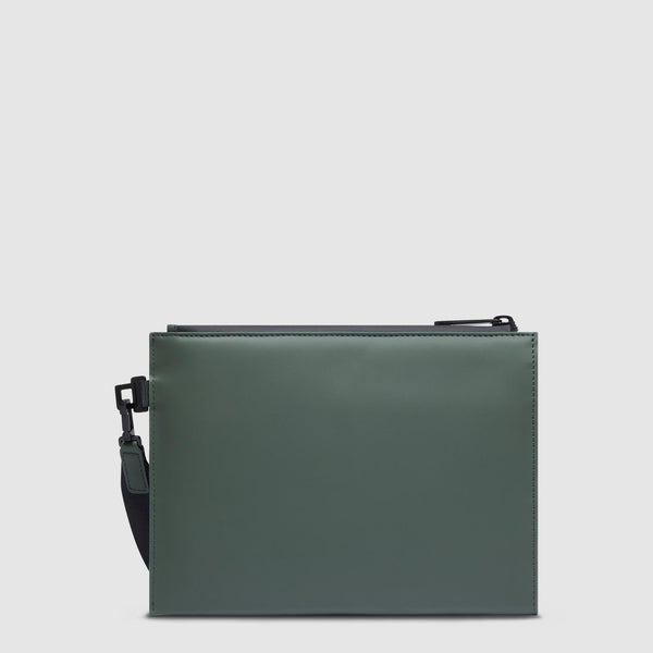Water resistant clutch