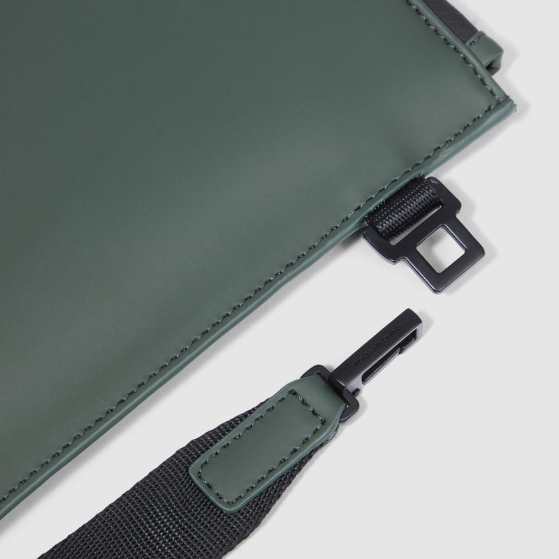 Water resistant clutch