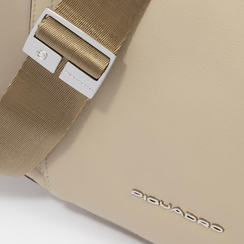 Women's shoulder bag in recycled textile