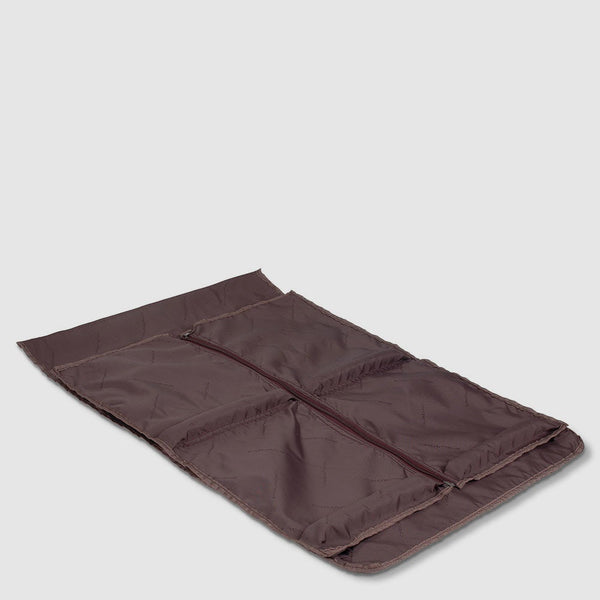 Cabin suitcase with garment sleeve