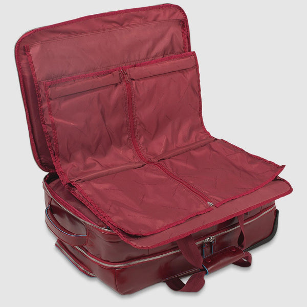 Cabin suitcase with garment sleeve
