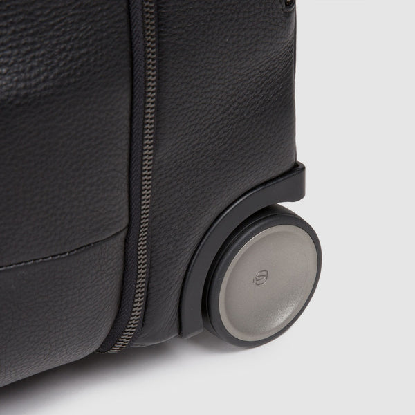 Cabin suitcase with garment sleeve