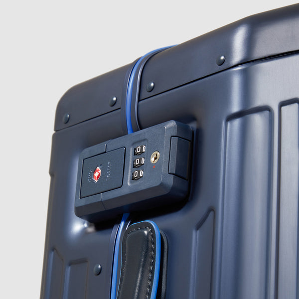 Slim, 4 wheel cabin suitcase