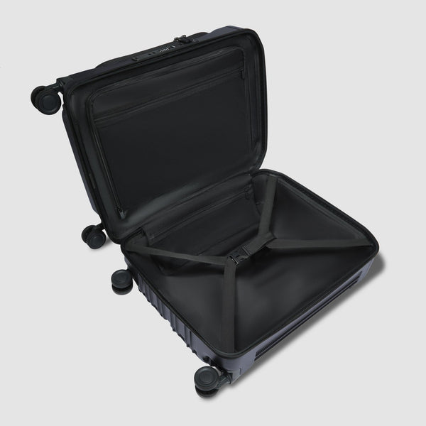 Cabin size, hardside computer spinner 15,6"