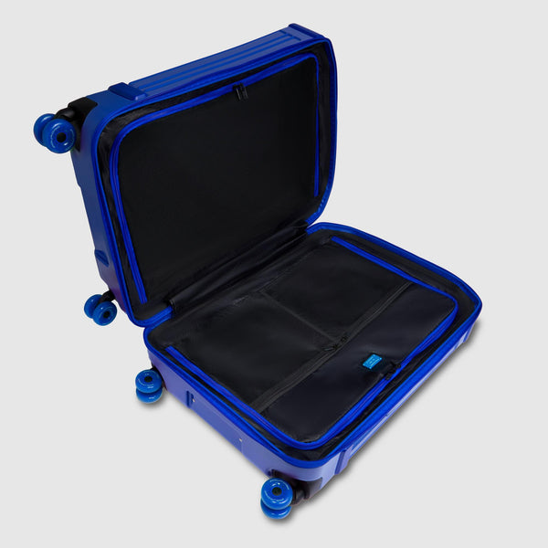 Medium size,4 wheel suitcase