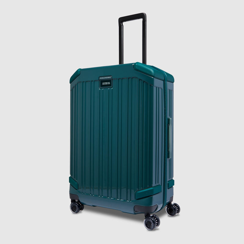 Medium size, expandable 4 wheel suitcase - 40