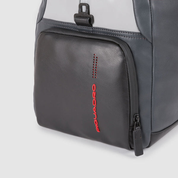 Personalizable duffel bag with shoe compartment