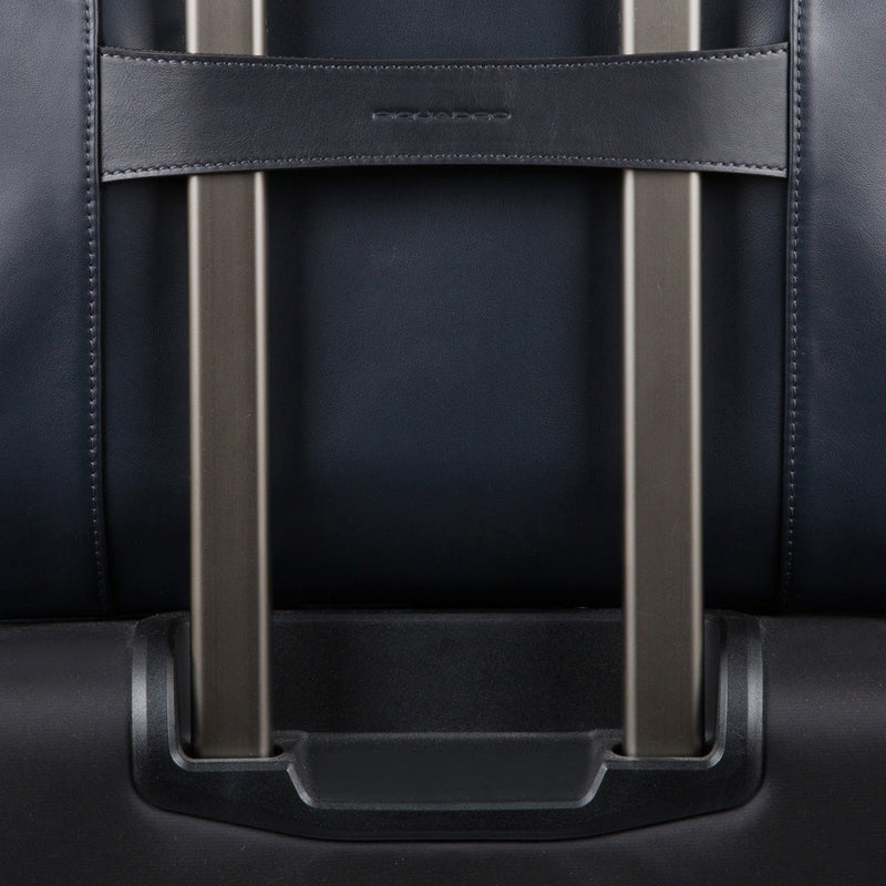 Personalizable duffel bag