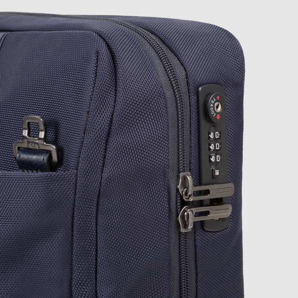 Slim laptop bag with wheels 15,6"
