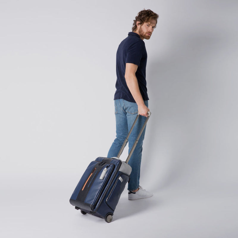 Convertible to backpack cabin suitcase
