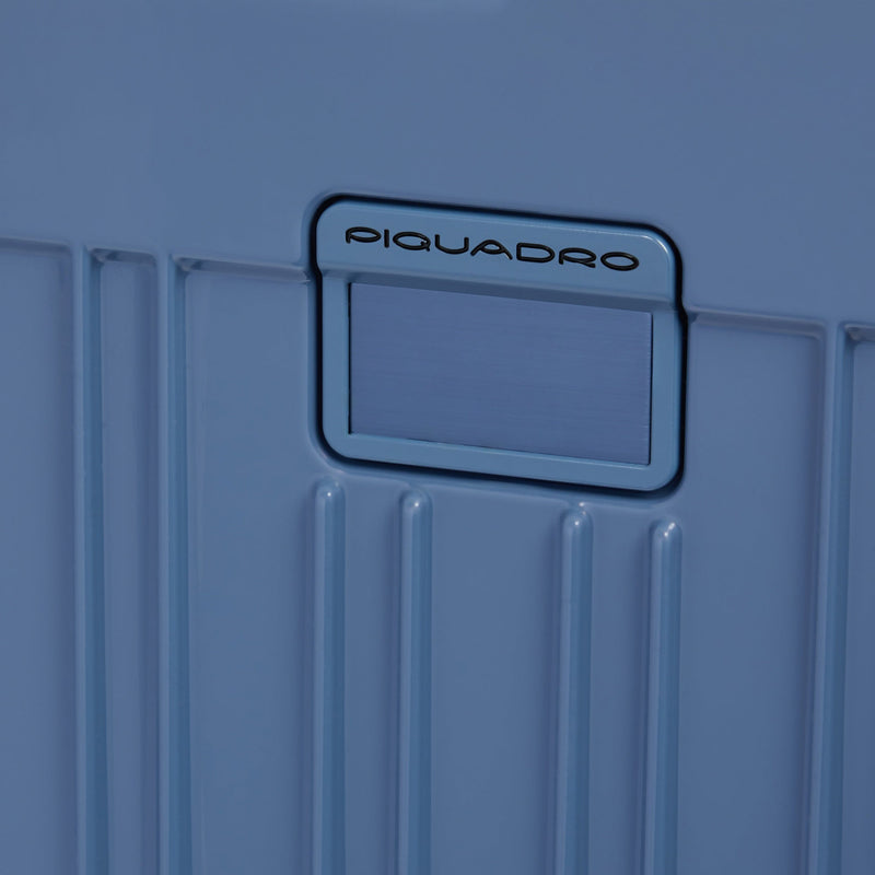 Hardside 4 wheel suitcase in trunk shape