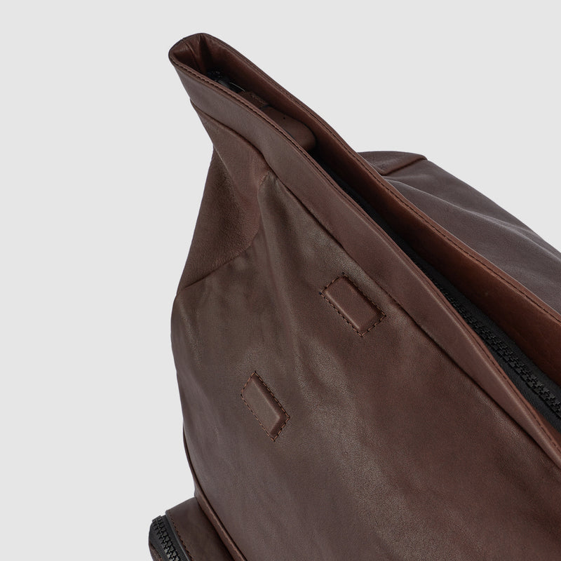 Umbrella-Bearing Bags : Umbrella Messenger Bag