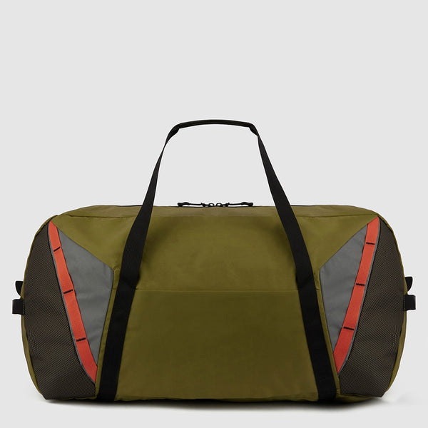 Foldable duffel bag in recycled fabric