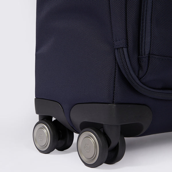 4 wheel cabin suitcase for laptop 15,6"