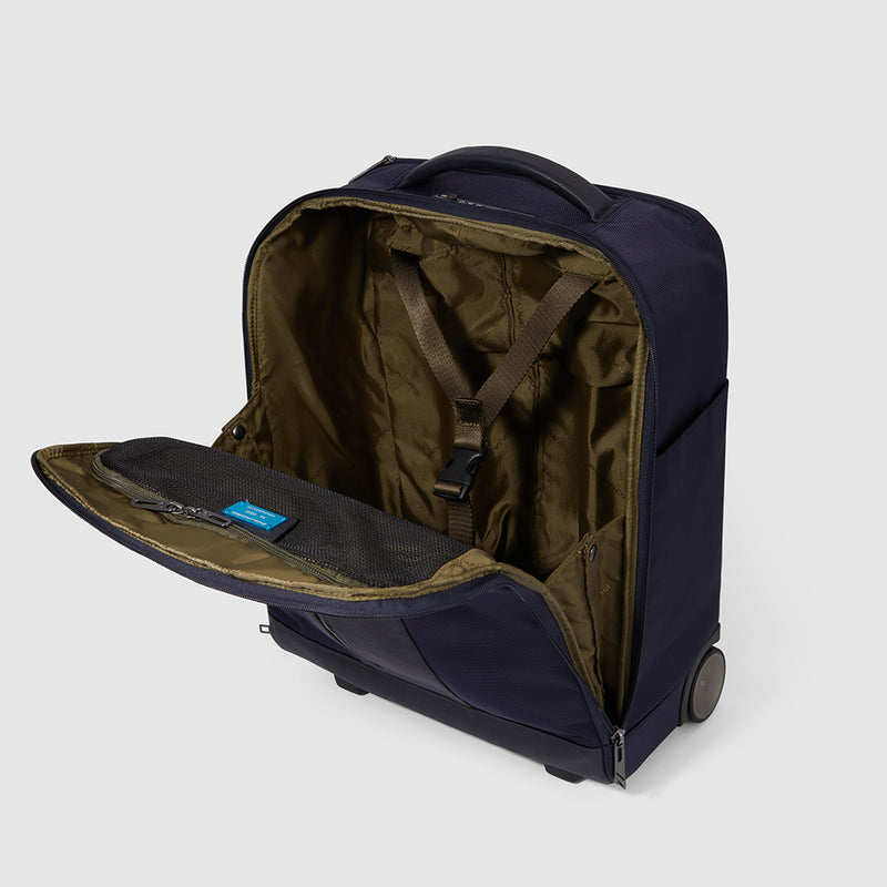 Underseater carry-on in recycled fabric