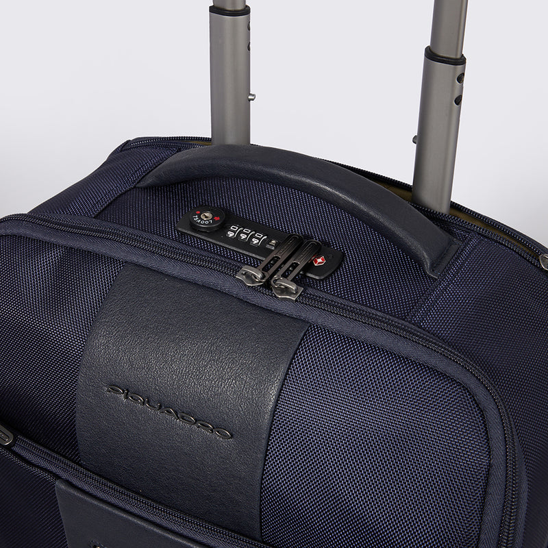 Underseater carry-on in recycled fabric