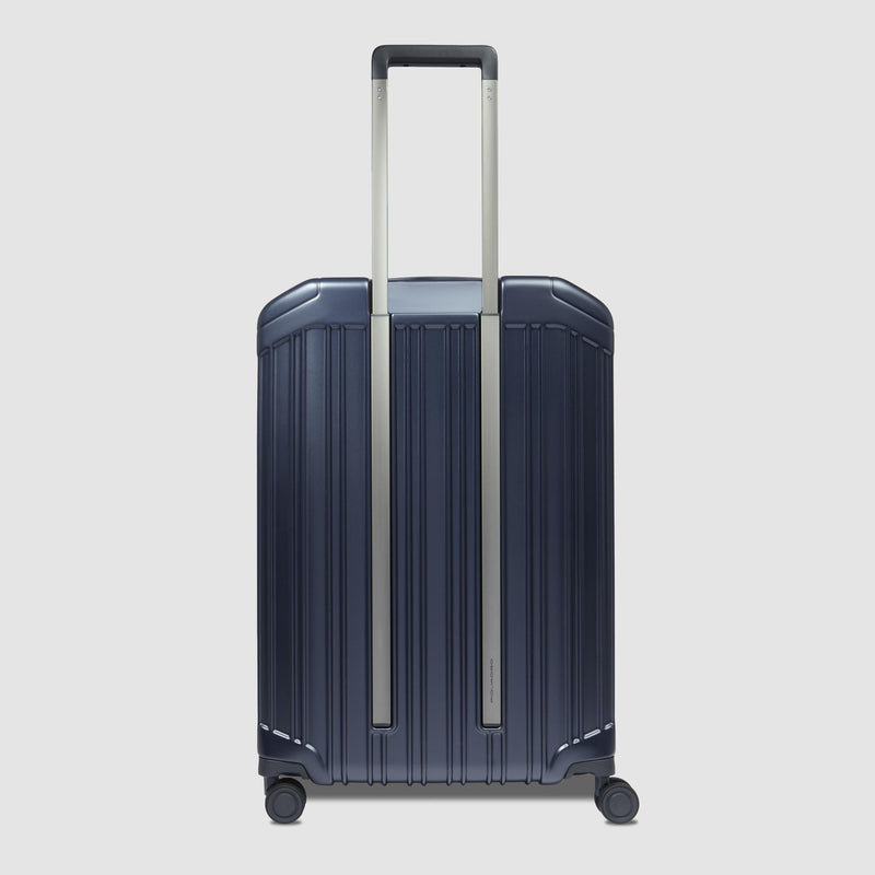 Medium size, expandable 4 wheel suitcase