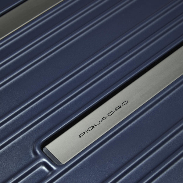 Medium size, expandable 4 wheel suitcase - 8