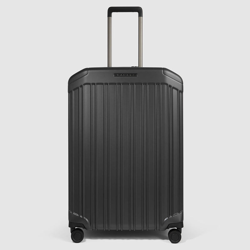 Medium size, expandable 4 wheel suitcase