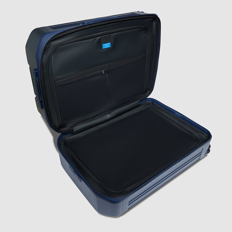 Medium size, expandable hardside spinner