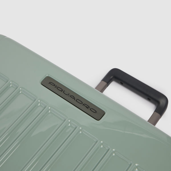 Medium size, expandable 4 wheel suitcase - 7