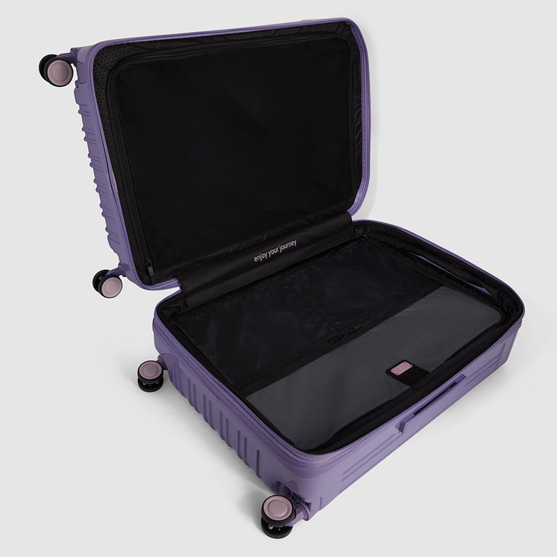 Medium size, expandable hardside spinner