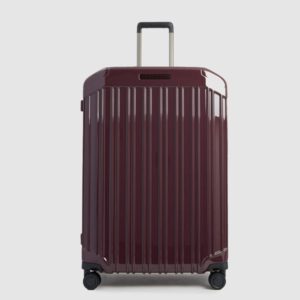 Expadable, large 4 wheel suitcase