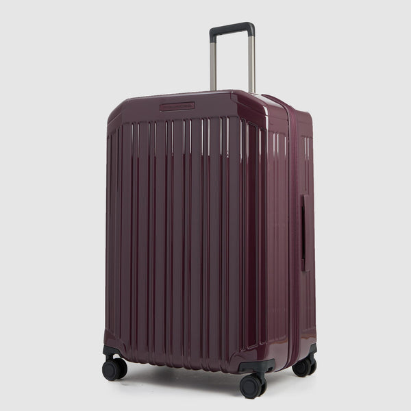 Expadable, large 4 wheel suitcase