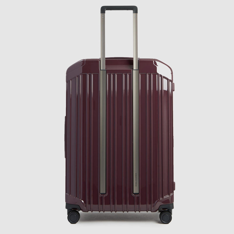 Expadable, large 4 wheel suitcase