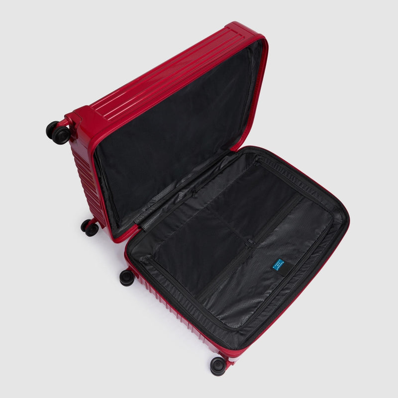 Expadable, large 4 wheel suitcase