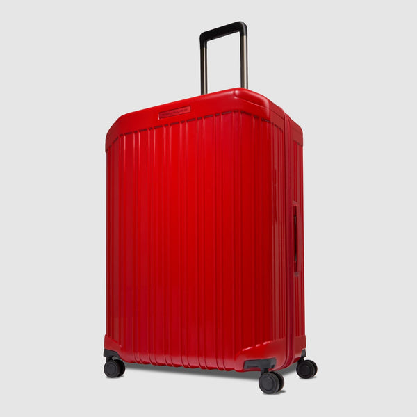 Expadable, large 4 wheel suitcase