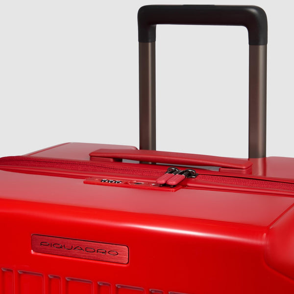 Expadable, large 4 wheel suitcase