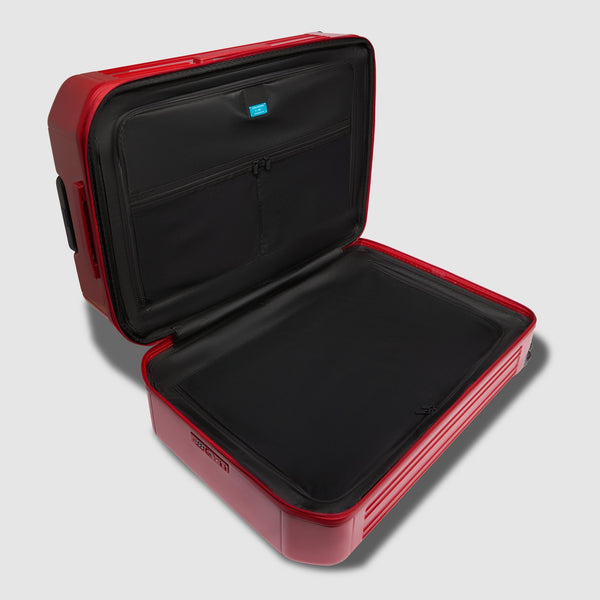 Expadable, large 4 wheel suitcase