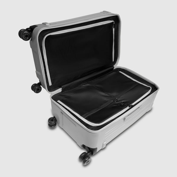 Hardside 4 wheel suitcase in trunk shape, small