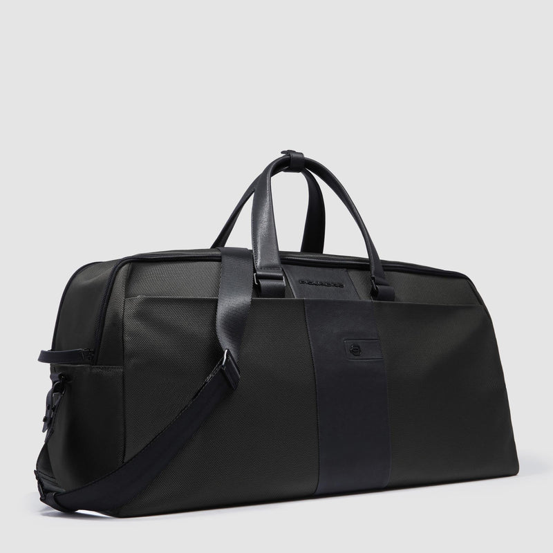 Duffel bag in recycled fabric