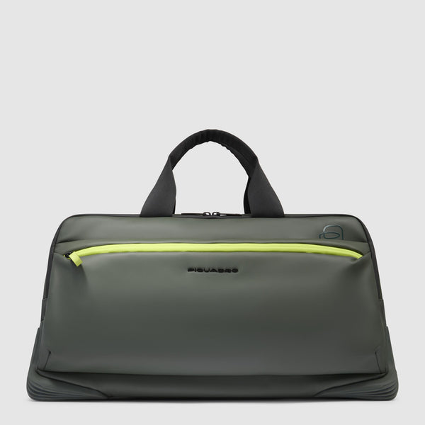 Water resistant duffel bag